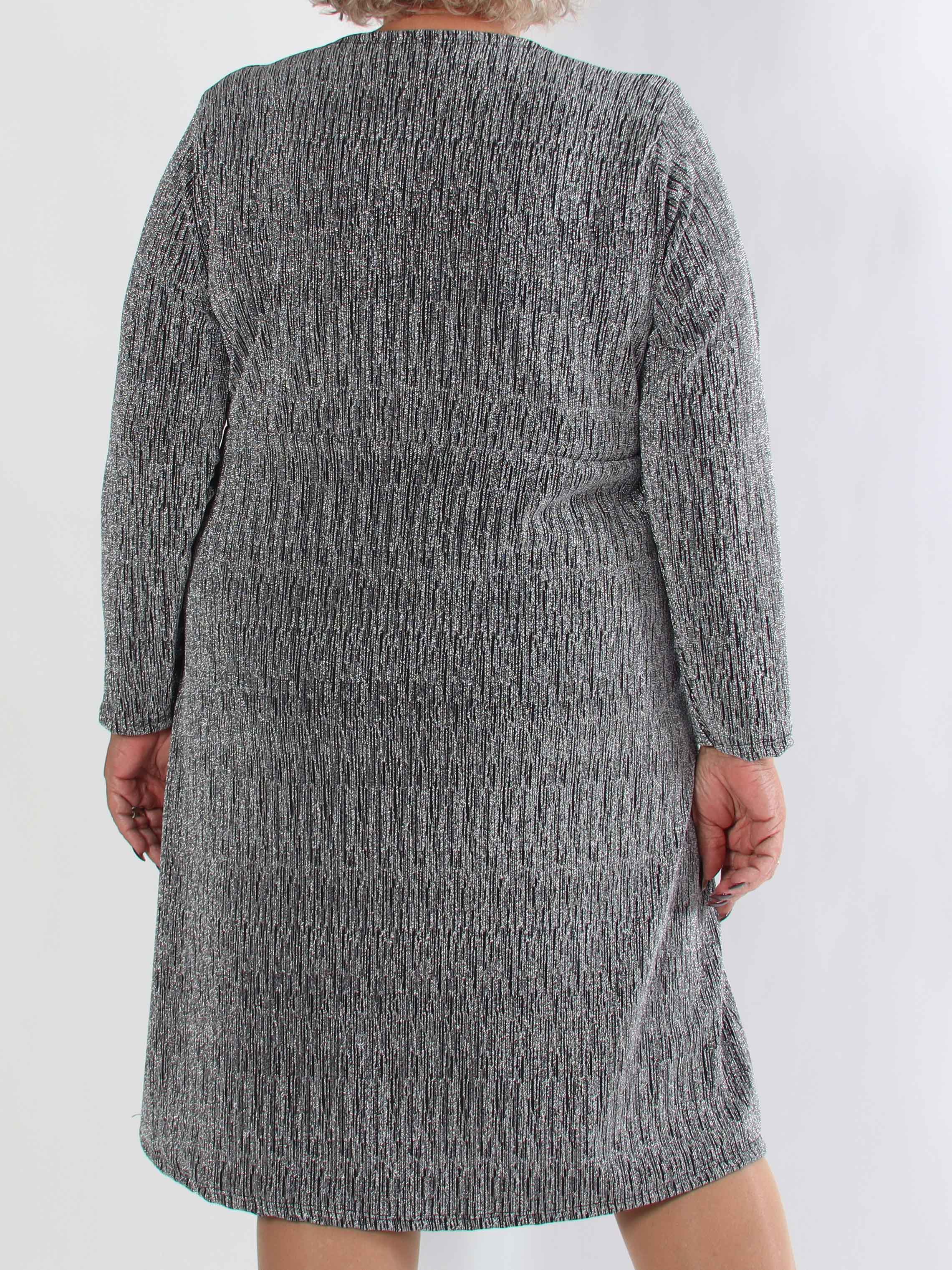 Lina - Söt plus size festklänning med glittertråd och korsdetalj vid bysten